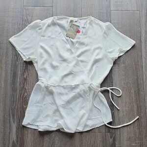 🍁 Love J wrap Top🍁